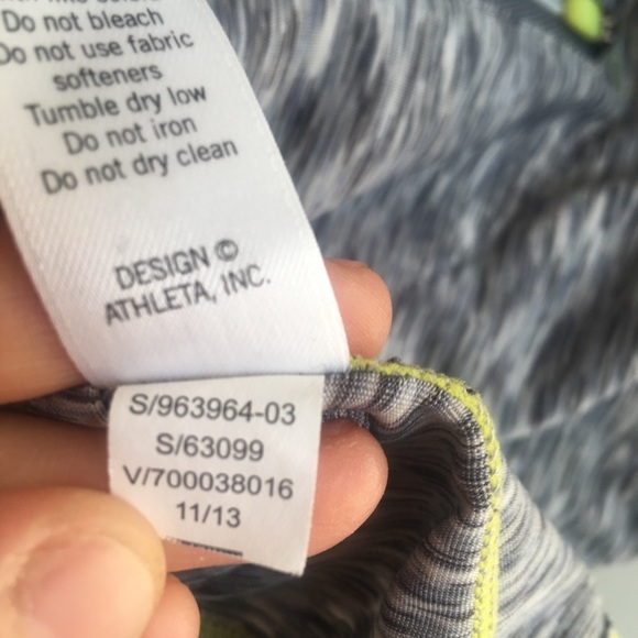 Athleta Mendoza 1/2 Zip Running Shirt Thumb Holes Space Dye Gray/Blue Size Small - Picture 16 of 16